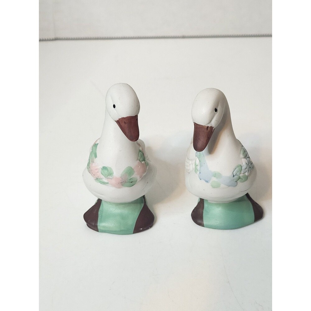 Vintage White Ducks Ceramic Figurines Salt & Pepper Shakers